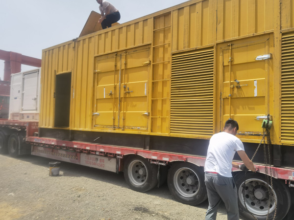 沿河除了负载情况和发动机维护，还有哪些因素会影响 200kw 柴油发电机的油耗？